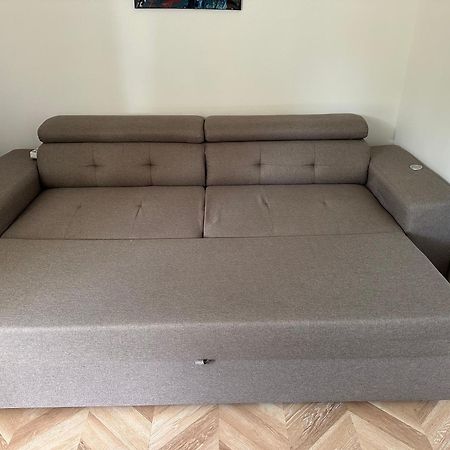 Appartement Cosy Avec Balcon Et Piscine Besancon Bagian luar foto