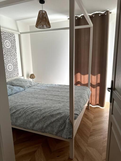 Appartement Cosy Avec Balcon Et Piscine Besancon Bagian luar foto
